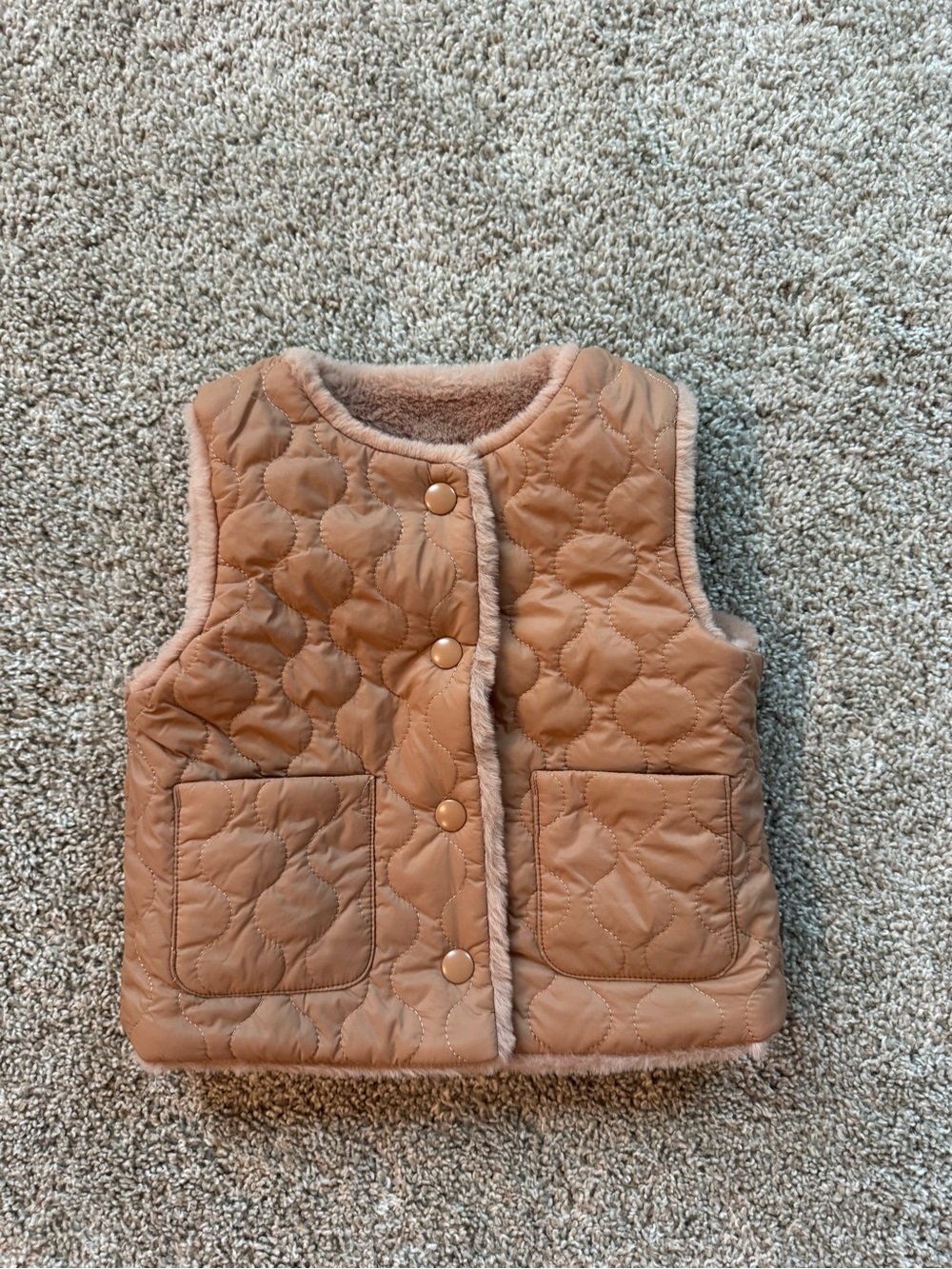 Girls Fall Clothing Lot Size 4T Plaid dress, quilted vest, fur vest, sweater - Picture 10 of 16